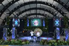 El Teatro al Aire Libre Los Cristales también vive el ambiente de Feria