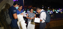Jóvenes becados se destacan como promotores de civismo en el Alumbrado Navideño