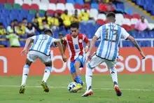 Paraguay venció 2-1 a Argentina y pasó a encabezar el Grupo A del Suramericano Sub 20