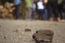 Vía al mar permanece cerrada a la altura de la "vuelta del cerezo"