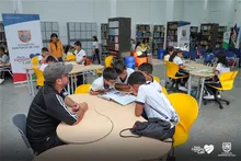 Biblioteca escolar del Antonio José Camacho abrió sus puertas a miles de estudiantes de la comuna 9
