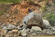 Las rocas caídas cerca de la curva del Cerezo serían retirados en su totalidad 