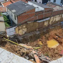 Suspenden obra tras colapso de estructura en el barrio Juanambú