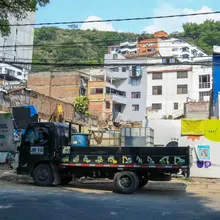Suspenden obra tras colapso de estructura en el barrio Juanambú