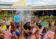 Niñas y niños de Llano Verde disfrutaron la magia de la Fiesta Acuática
