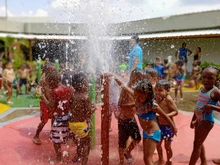 Niñas y niños de Llano Verde disfrutaron la magia de la Fiesta Acuática