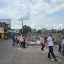 Funcionarios de la EDRU recorren el centro, revisando planes de mejora y retroalimentación para el territorio. 