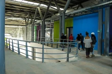 Líderes de la comuna 6 visitan obras del nuevo Laboratorio de Innovación Digital Paso del Comercio