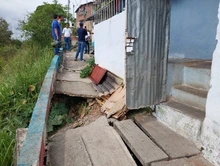 Infraestructura construye muro de contención en Los Guayabales para mitigar riesgos
