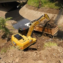 300 toneladas de residuos se han retirado del Canal Oriental de aguas lluvias