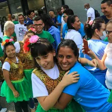 Niños con Síndrome de Down contagiaron su amor a los caleños  