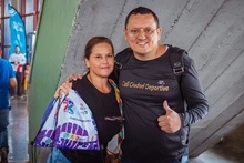 Entrega de kits le puso movimiento al preámbulo de la Carrera de la Mujer 7K Ciclovida
