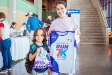 Entrega de kits le puso movimiento al preámbulo de la Carrera de la Mujer 7K Ciclovida