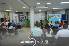 Directivos docentes celebraron proyecto de energía solar sostenible en sistema educativo oficial de Cali