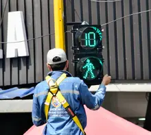 Se instalan 130 dispositivos sonoros en cruces semafóricos peatonales de Cali