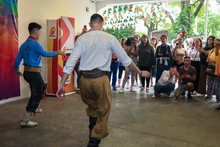 Brasil llenó de alegría la Casa Turística Solar del Río con bailes gauchos y samba