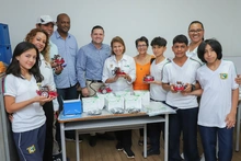 Ruta pedagógica dotó con kits de robótica a dos instituciones educativas