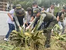 Estudiantes fueron protagonistas en recuperación de punto impactado por residuos