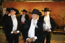 Las Comunas 13, 14, 15 y 21 bailaron al son de México y Estonia