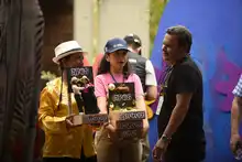 En el Encuentro de Culturas Populares se intercambiaron presentes para recordar este evento de talla mundial