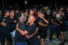 Cubanos y caleños se tomaron el Bulevar del Río a ritmo de Salsa. ¿Cómo terminó?