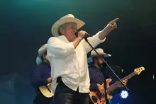 Entre mambo, zamba y música llanera el público gozó en el Bulevar del Río