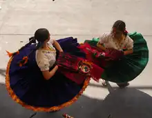 Padre e hija ecuatorianos, por primera vez le danzan a Cali con su corazón 