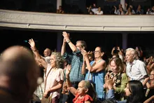 En el Teatro Jorge Isaacs se encendió la noche con las danzas del mundo