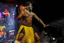 En el Teatro Jorge Isaacs se encendió la noche con las danzas del mundo