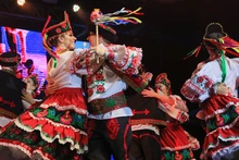 En el Teatro Jorge Isaacs se encendió la noche con las danzas del mundo