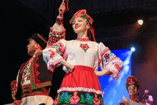 En el Teatro Jorge Isaacs se encendió la noche con las danzas del mundo