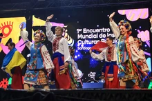 En el Teatro Jorge Isaacs se encendió la noche con las danzas del mundo