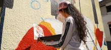La ‘Calle del sabor’ se llena de color con graffiti urbano que exalta las culturas populares