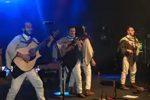 Un show vibrante de los Rolling Ruanas cerró la ‘Gran Parada de las Culturas Populares’