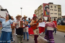 Grupo Chamal de Chile se lució en desfile del ‘Encuentro Mundial de las Culturas Populares’