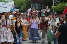 Grupo Chamal de Chile se lució en desfile del ‘Encuentro Mundial de las Culturas Populares’