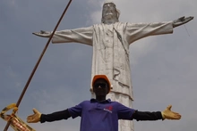 Cristo Rey vuelve a lucir su velo blanco sin estructura metálica
