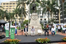 ¡Mirá ve, ya podemos encontrarnos de nuevo en la Plaza de Cayzedo!