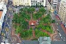 ¡Mirá ve, ya podemos encontrarnos de nuevo en la Plaza de Cayzedo!