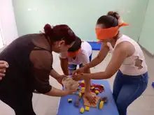 Celebramos una jornada de cuidado y mimos con las madres de la comuna 10 de Cali