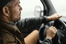 Licencias de conducción: una medida incluyente para personas con discapacidad auditiva  
