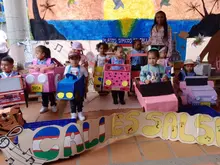 Niñas y niños de la UTS Potrero Grande rindieron homenaje a las madres