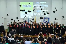 38 beneficiarios de ‘Todas y Todos a Estudiar’ se graduaron del Centro Internacional de Estudios Balbino Solano