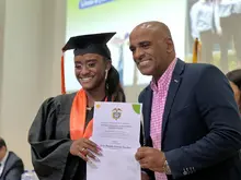 38 beneficiarios de ‘Todas y Todos a Estudiar’ se graduaron del Centro Internacional de Estudios Balbino Solano