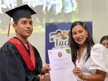 38 beneficiarios de ‘Todas y Todos a Estudiar’ se graduaron del Centro Internacional de Estudios Balbino Solano