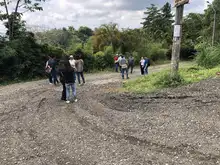 Alcaldía de Cali le cumple a la comunidad de La Buitrera con la conformación de vías terciarias