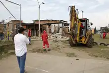 Autoridades realizan operativos de recuperación del espacio público en la comuna 15