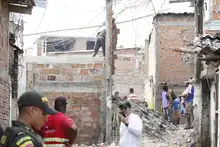Autoridades realizan operativos de recuperación del espacio público en la comuna 15