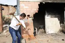 Autoridades realizan operativos de recuperación del espacio público en la comuna 15