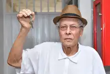 Don Jesús recibió las llaves de una nueva vida